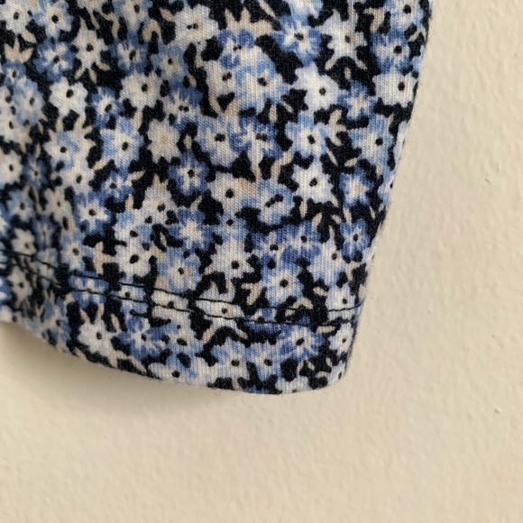 Forever 21 Floral Crop Top - Picture 2 of 2